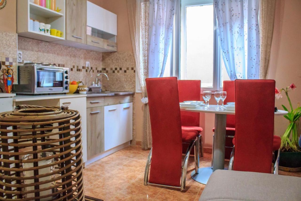 Bb Downtown Apartment Баина-Башта Экстерьер фото